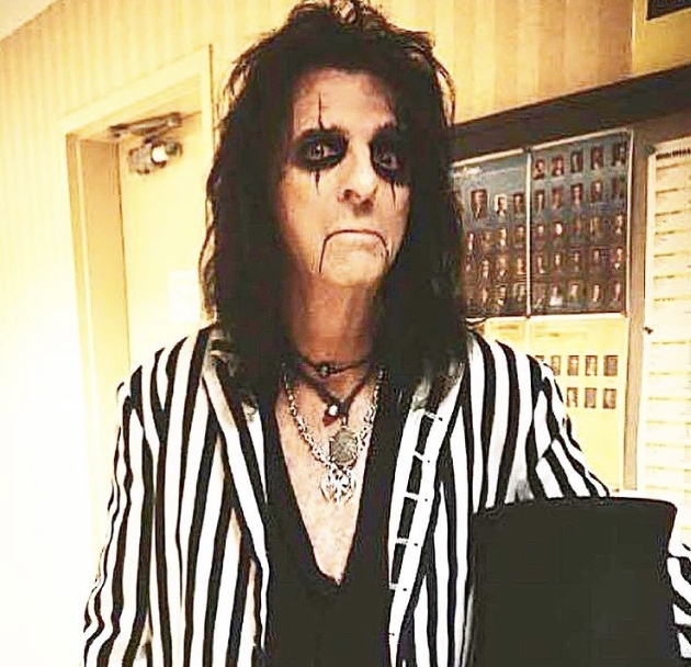 Episode 278 Darren Simonian Blues Guitarist & Jewelry Designer to the